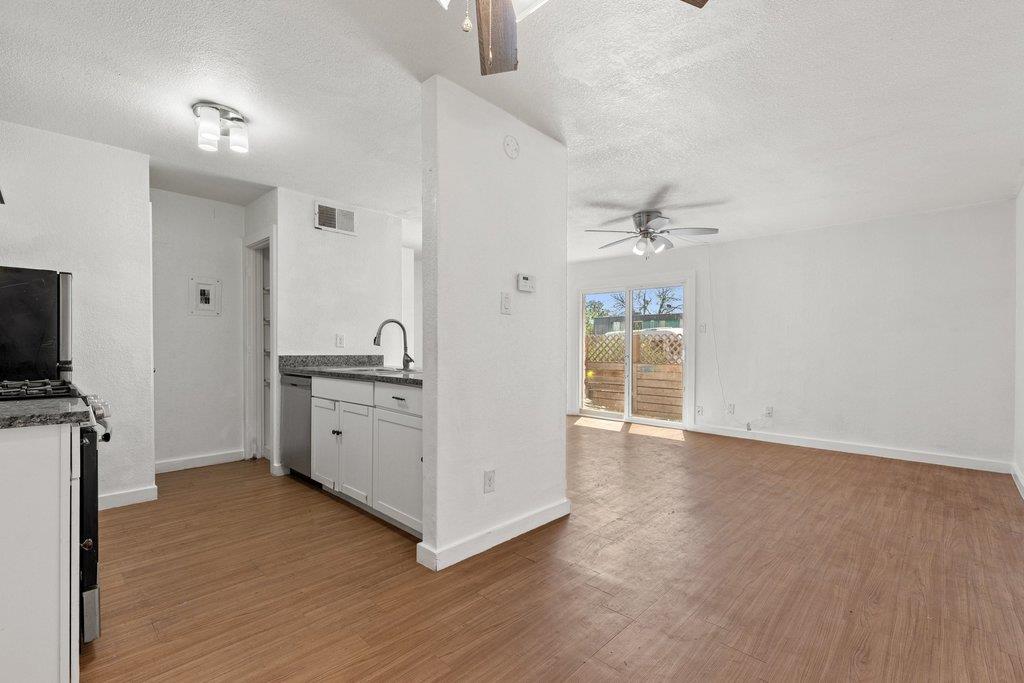 300 E Croslin St #106 Property Photo 14