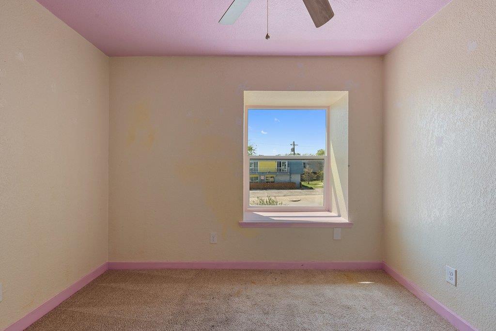 300 E Croslin St #106 Property Photo 30