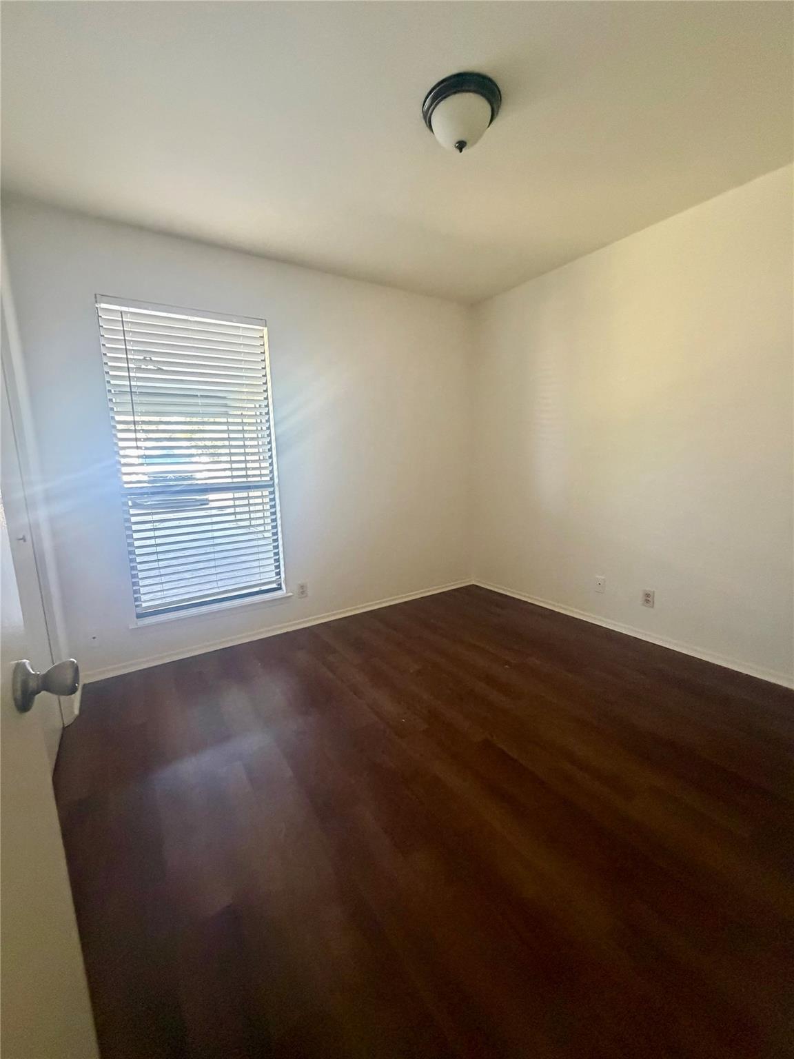 8105 S 1st St #b Property Photo 8
