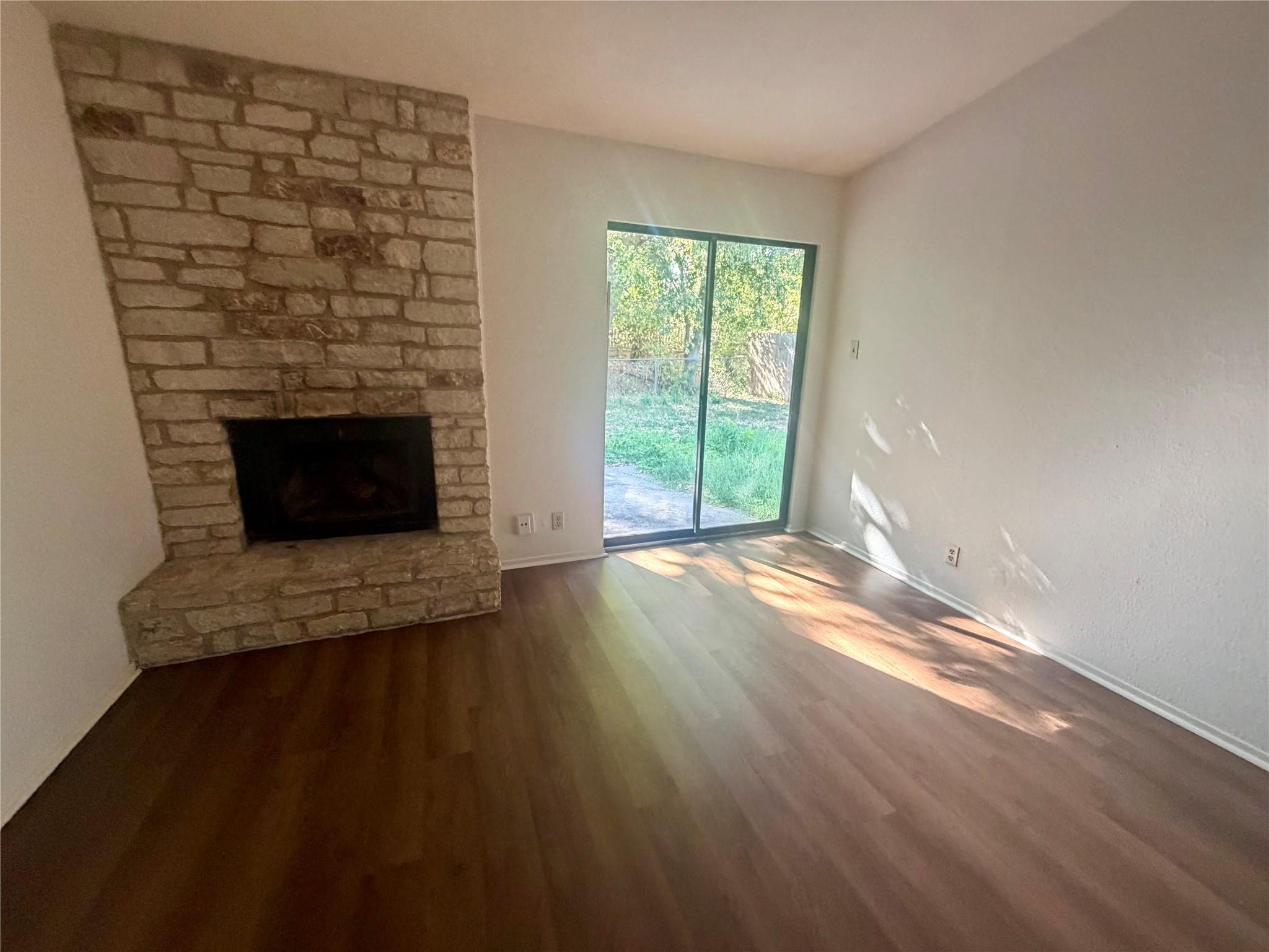 8105 S 1st St #b Property Photo 11