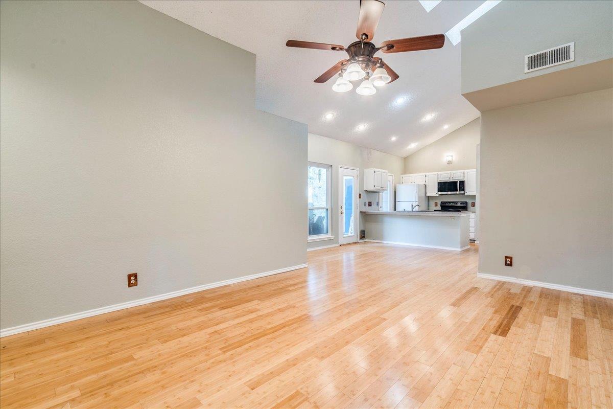 3809 Spicewood Springs Rd #127 Property Photo 6