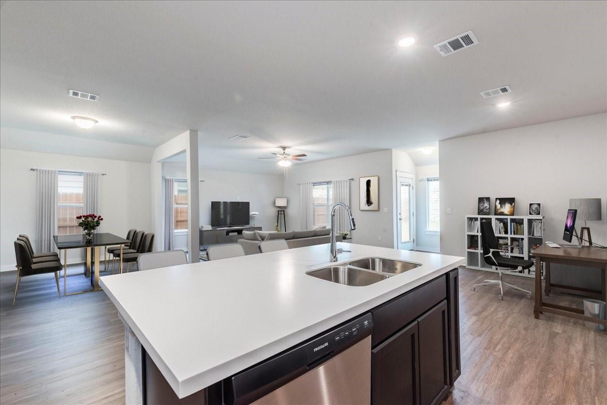 7709 Ivy Trellis Trl Property Photo 3