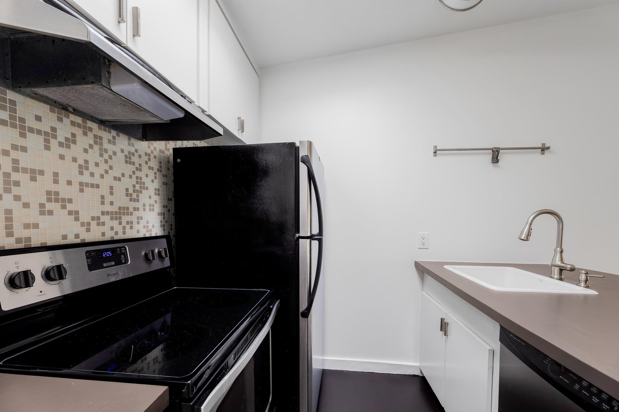2308 Enfield Rd #204 Property Photo 16