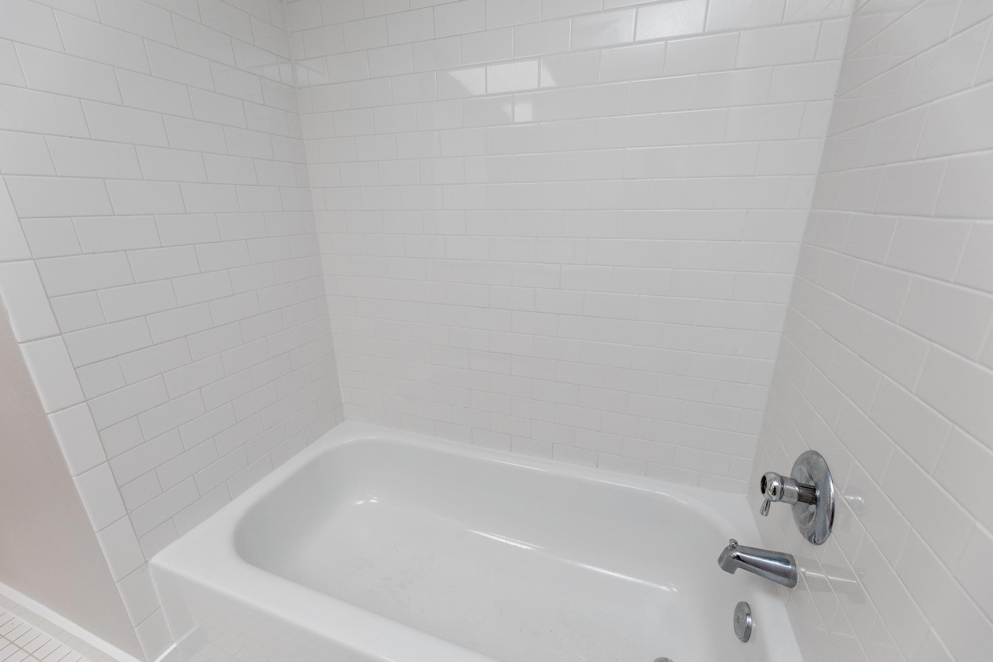 2308 Enfield Rd #204 Property Photo 24