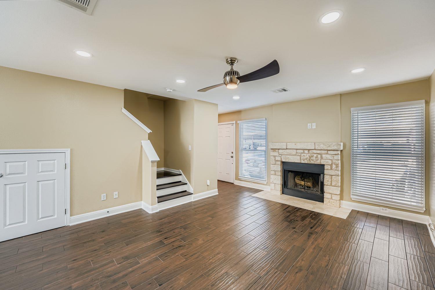 6900 E Riverside Dr #6 Property Photo 7