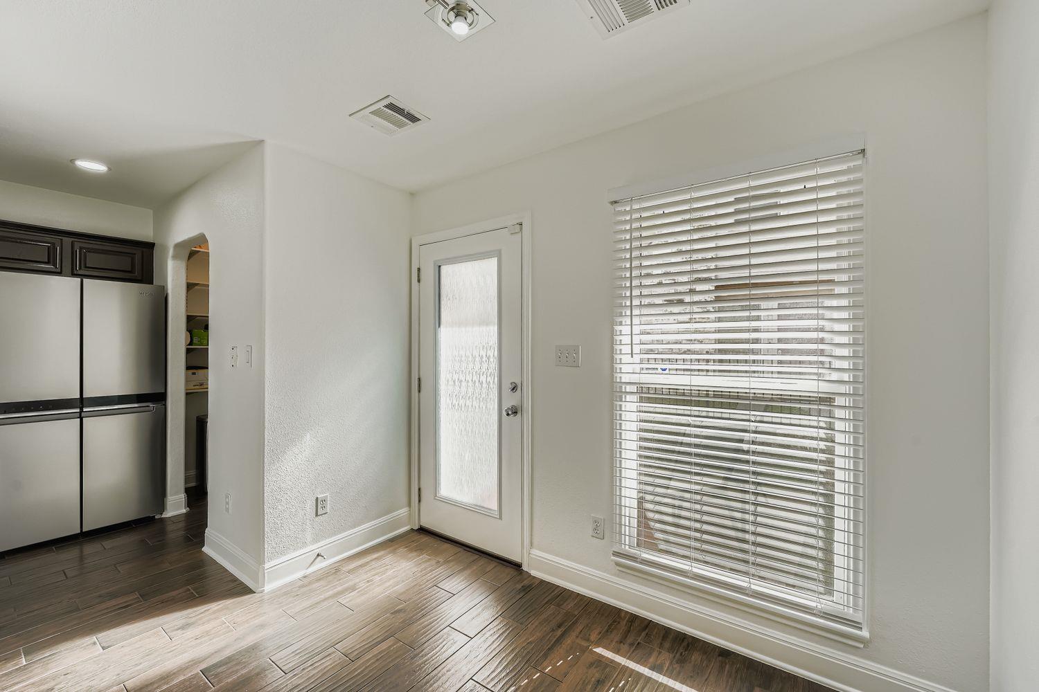 6900 E Riverside Dr #6 Property Photo 9