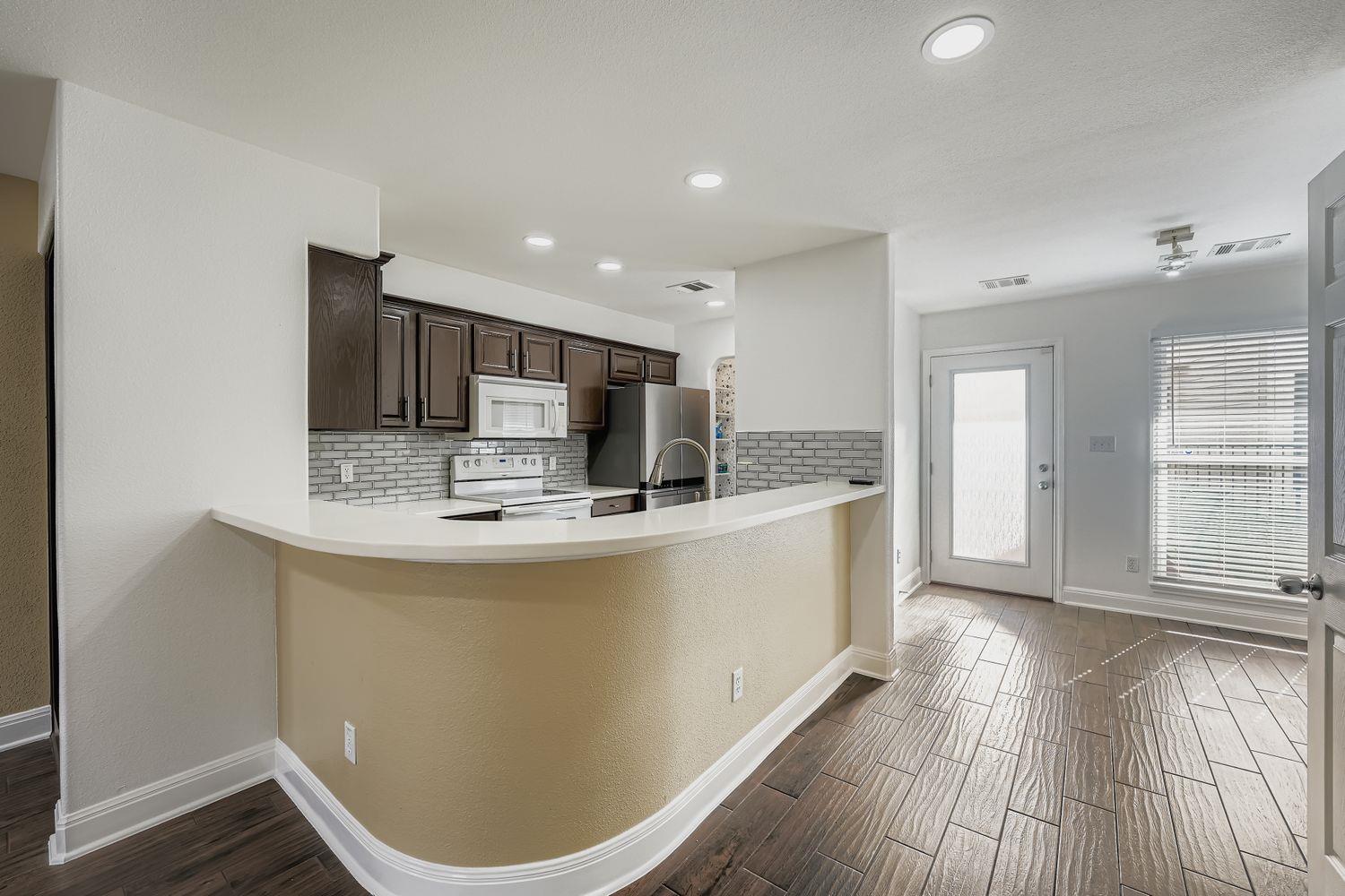 6900 E Riverside Dr #6 Property Photo 10