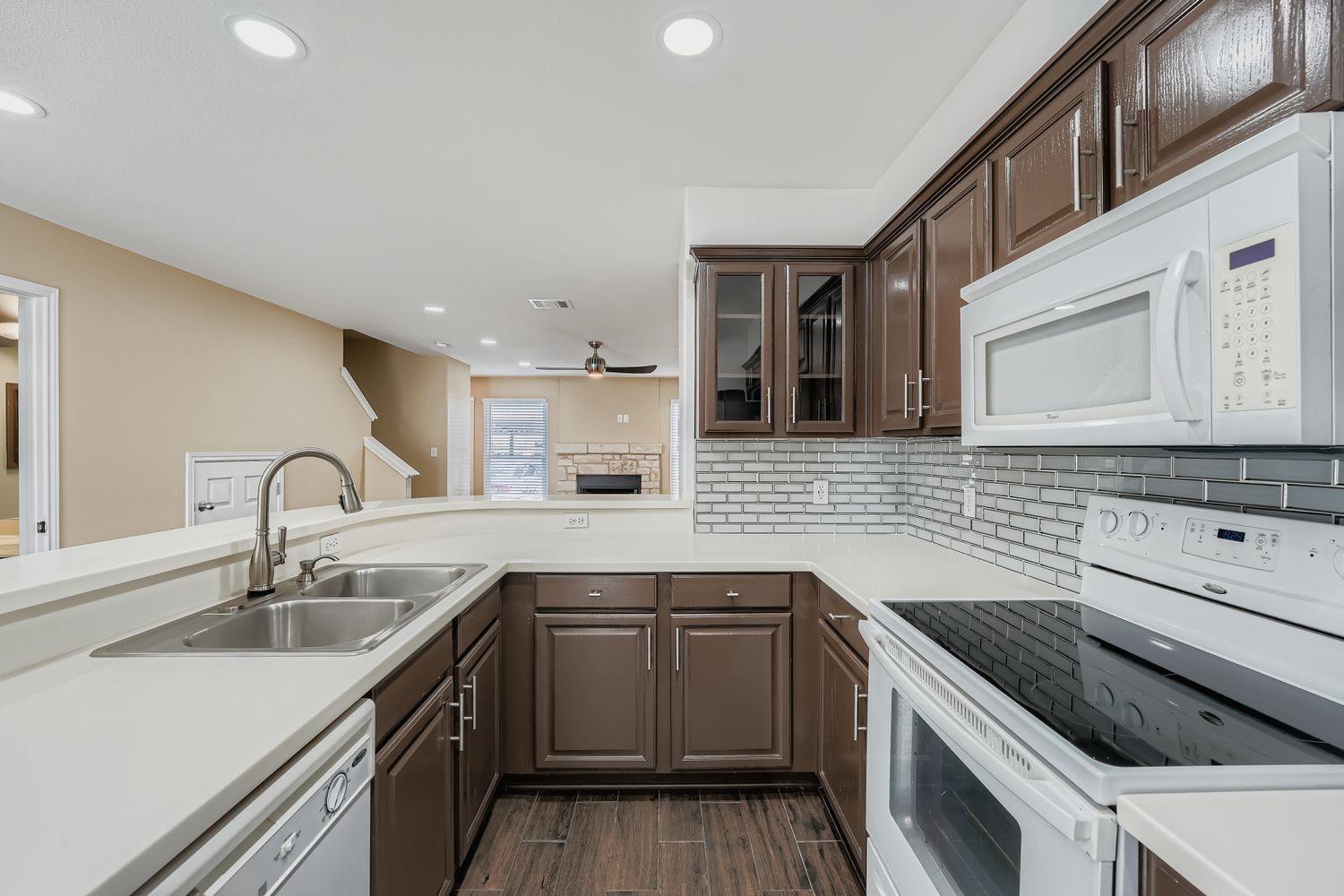 6900 E Riverside Dr #6 Property Photo 11