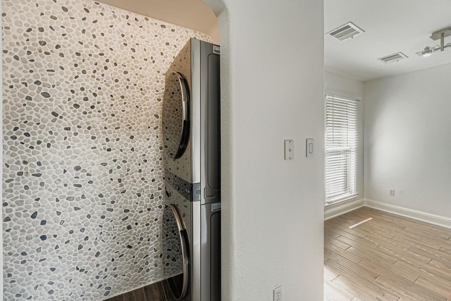 6900 E Riverside Dr #6 Property Photo 25