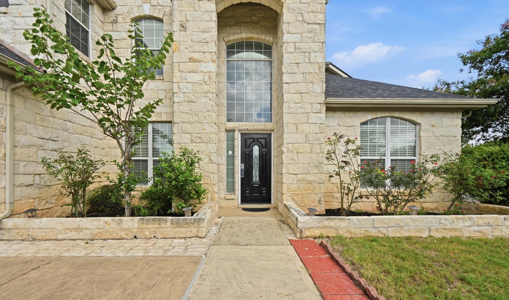 1689 Amberwood Loop Property Photo 4