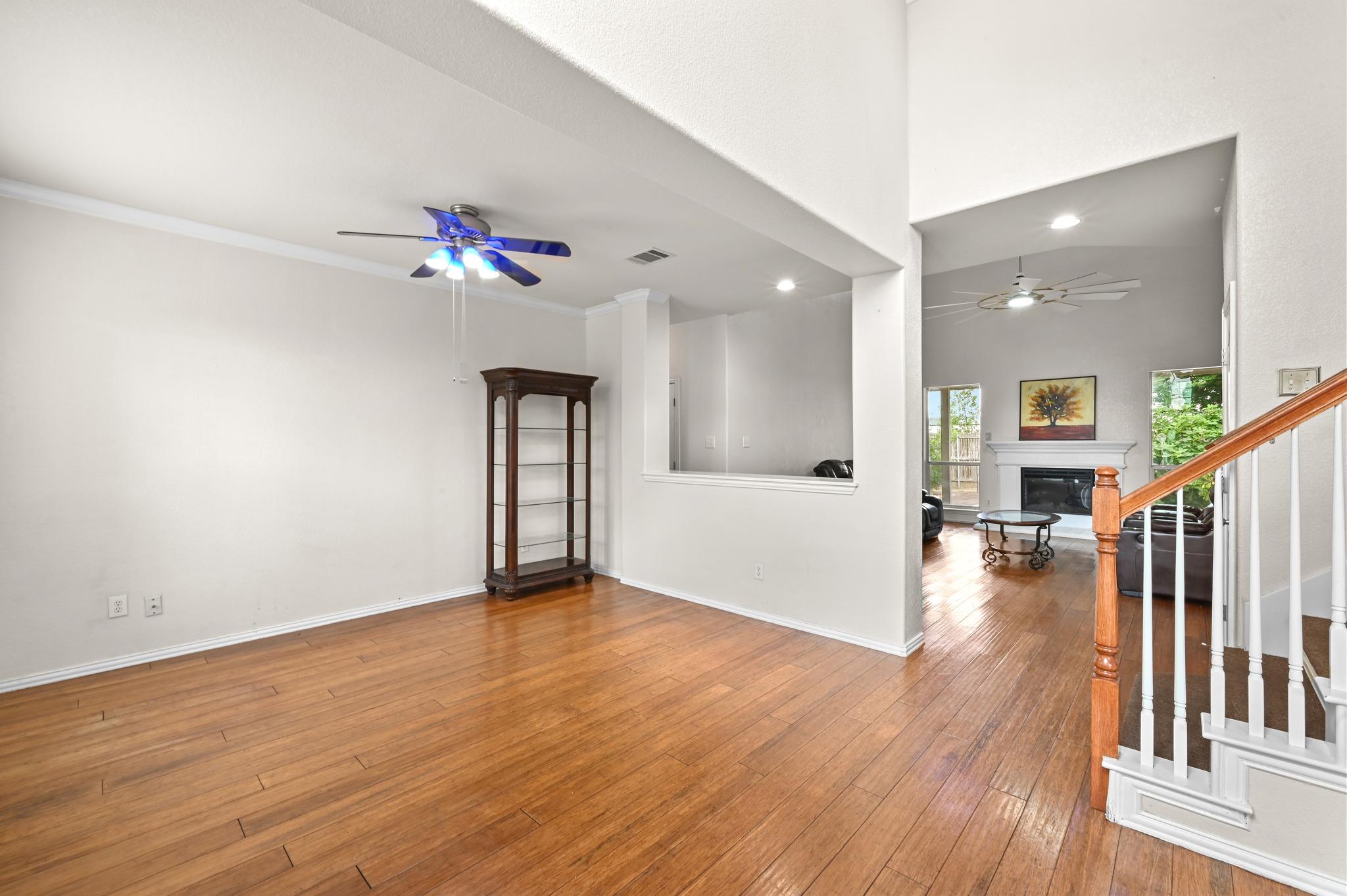 1689 Amberwood Loop Property Photo 5