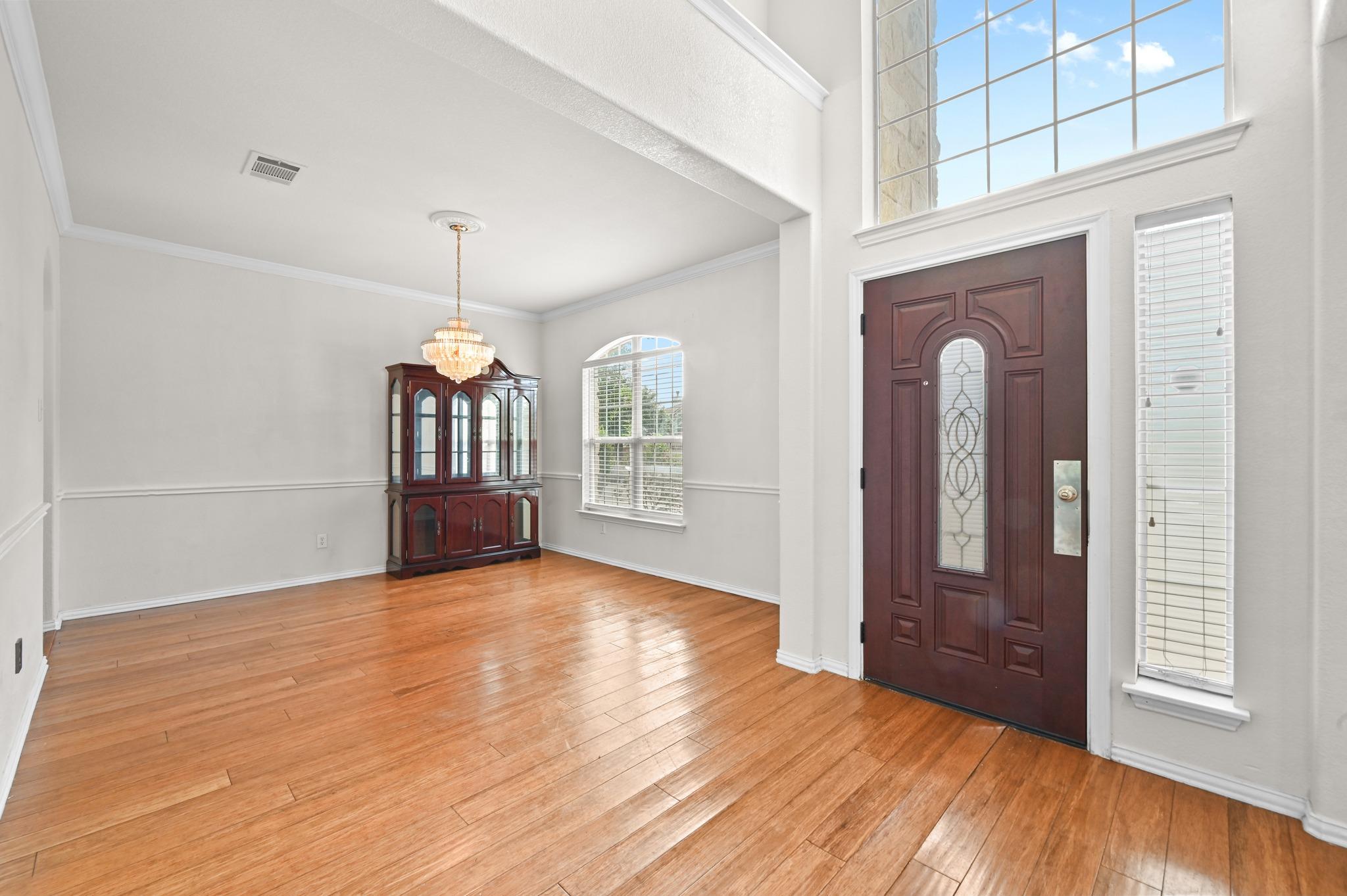 1689 Amberwood Loop Property Photo 6