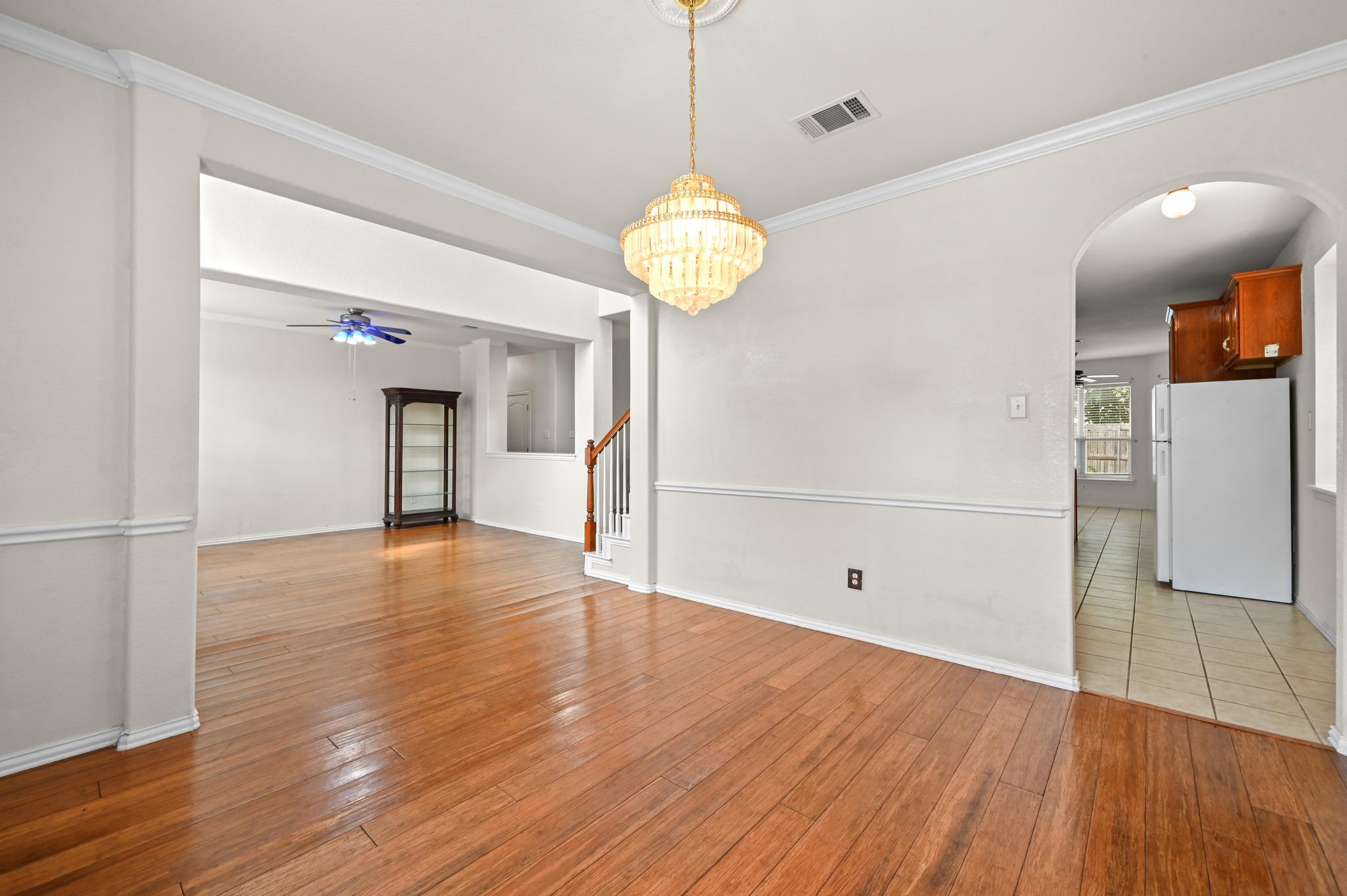 1689 Amberwood Loop Property Photo 8