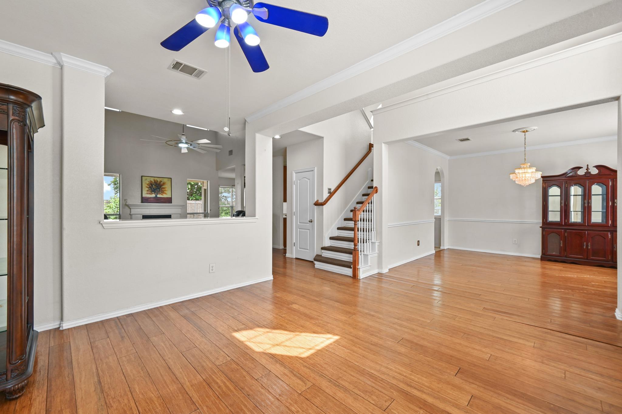 1689 Amberwood Loop Property Photo 10
