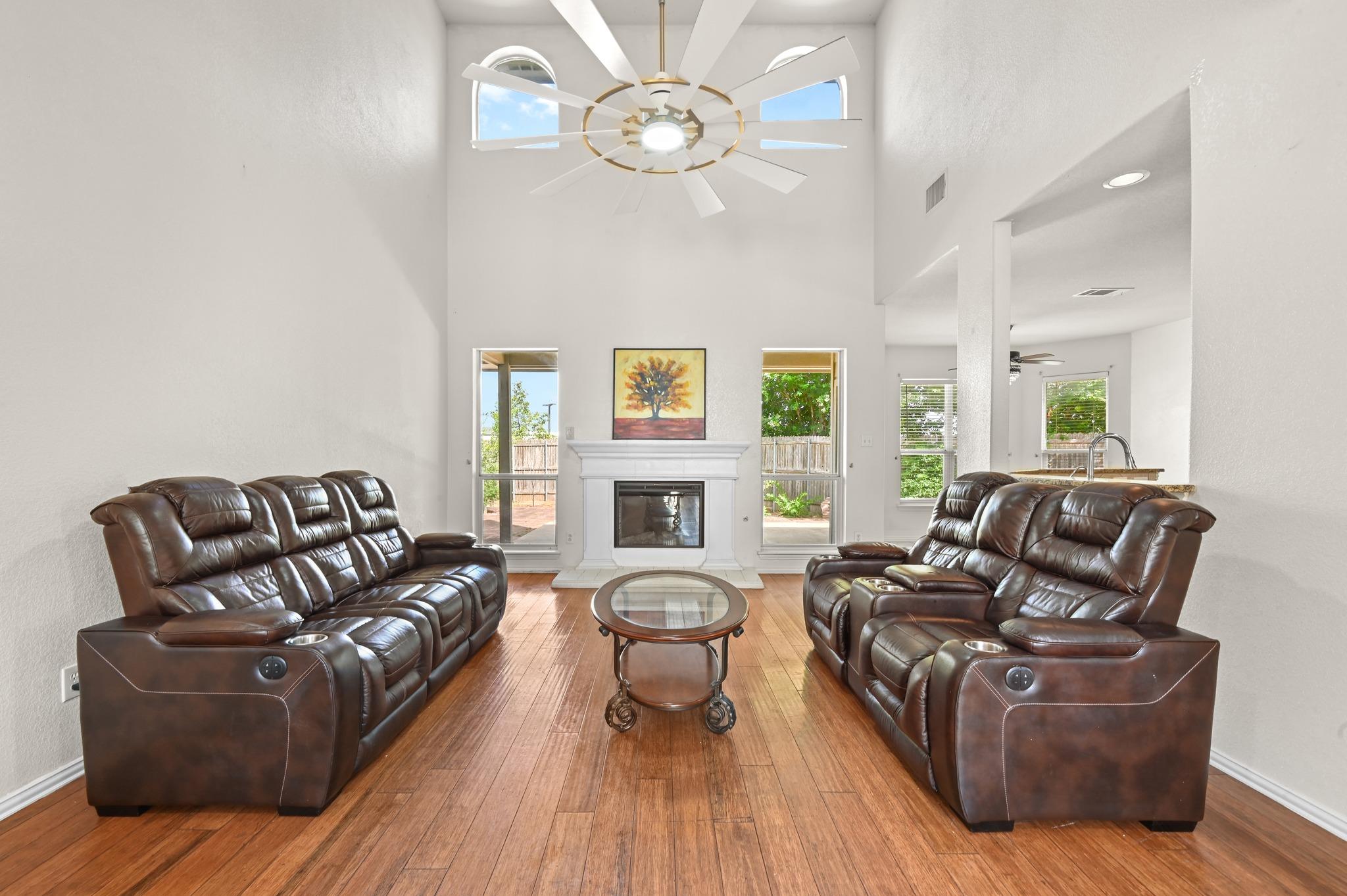 1689 Amberwood Loop Property Photo 11