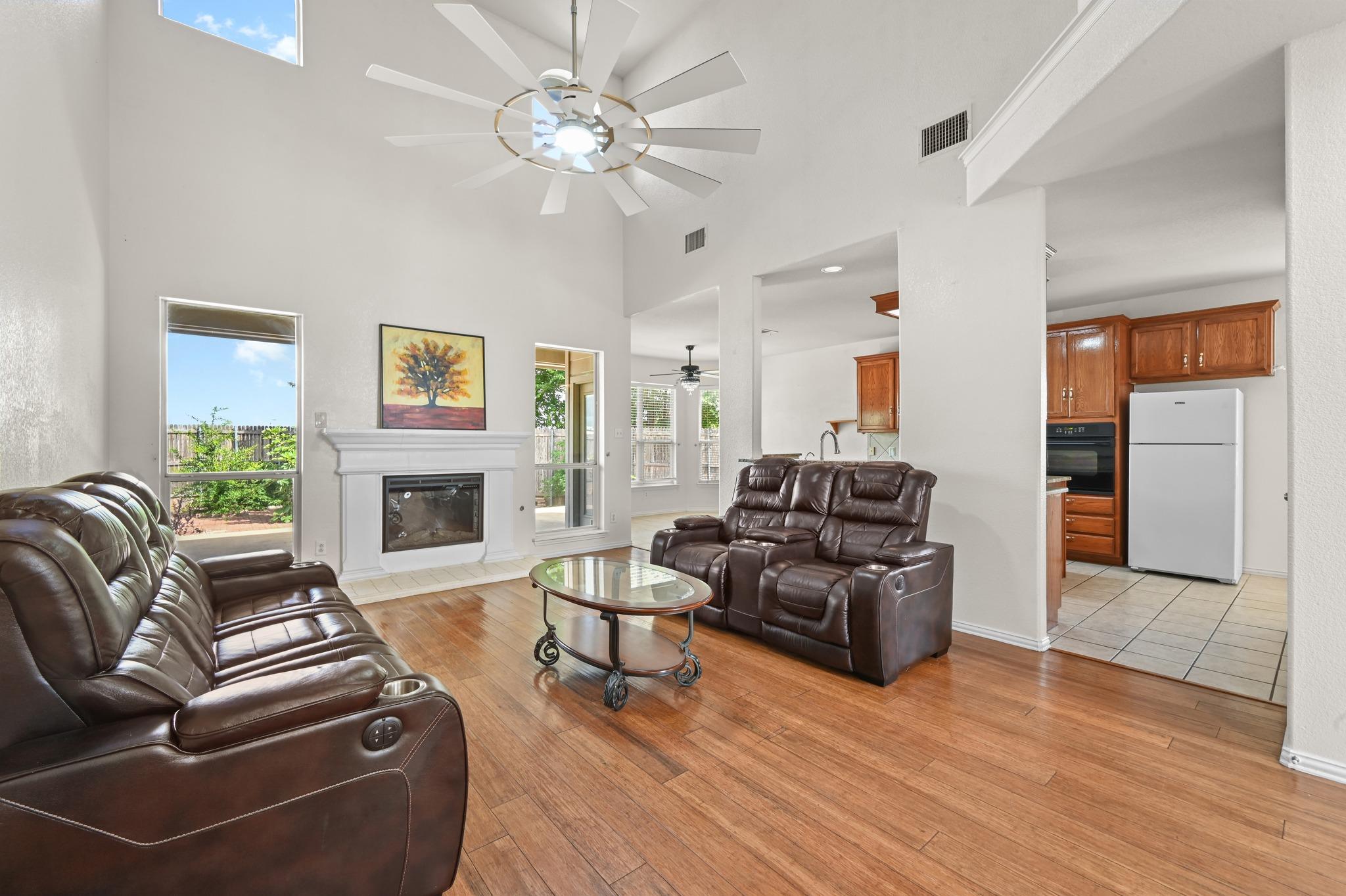 1689 Amberwood Loop Property Photo 12