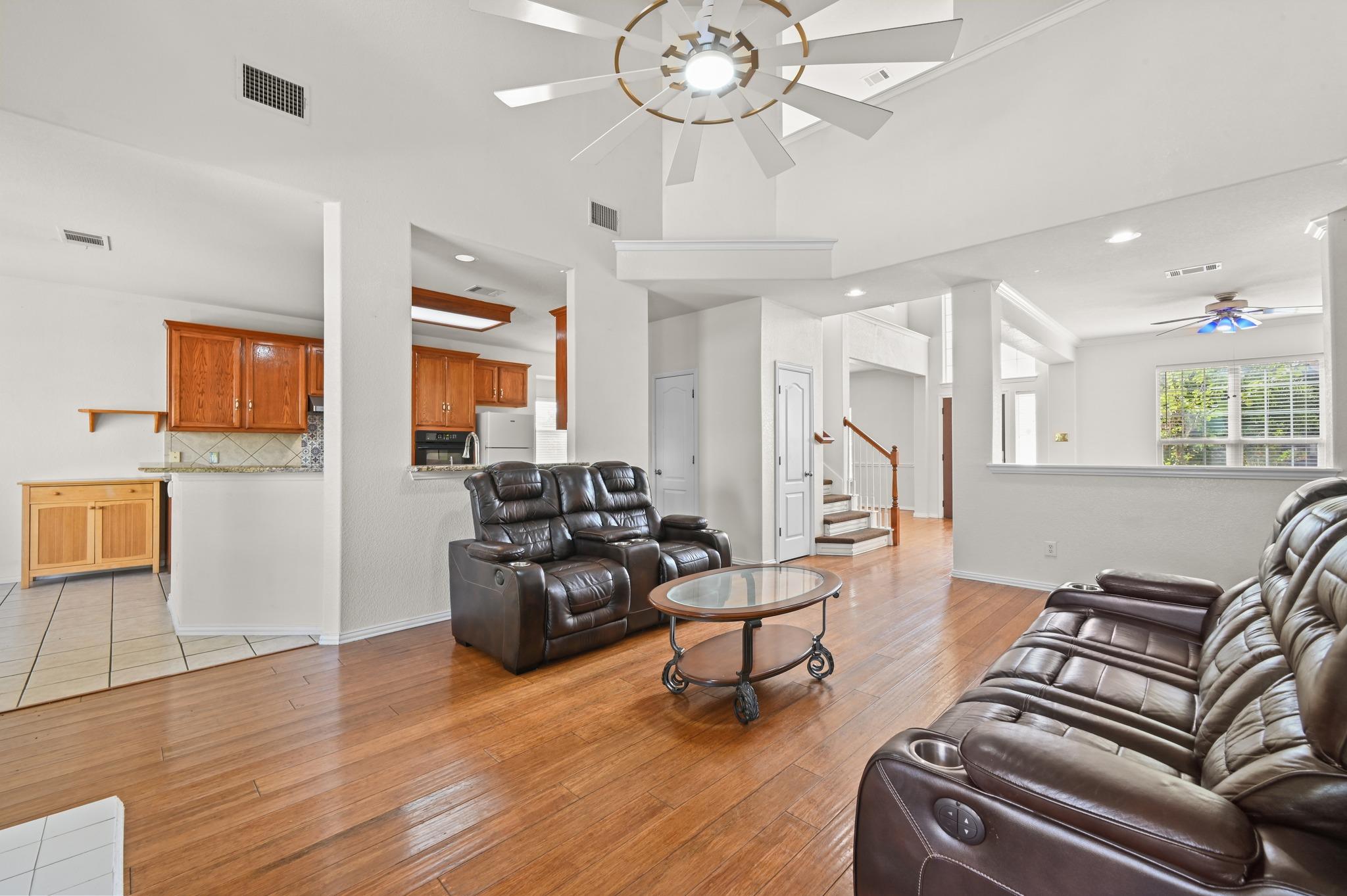 1689 Amberwood Loop Property Photo 13