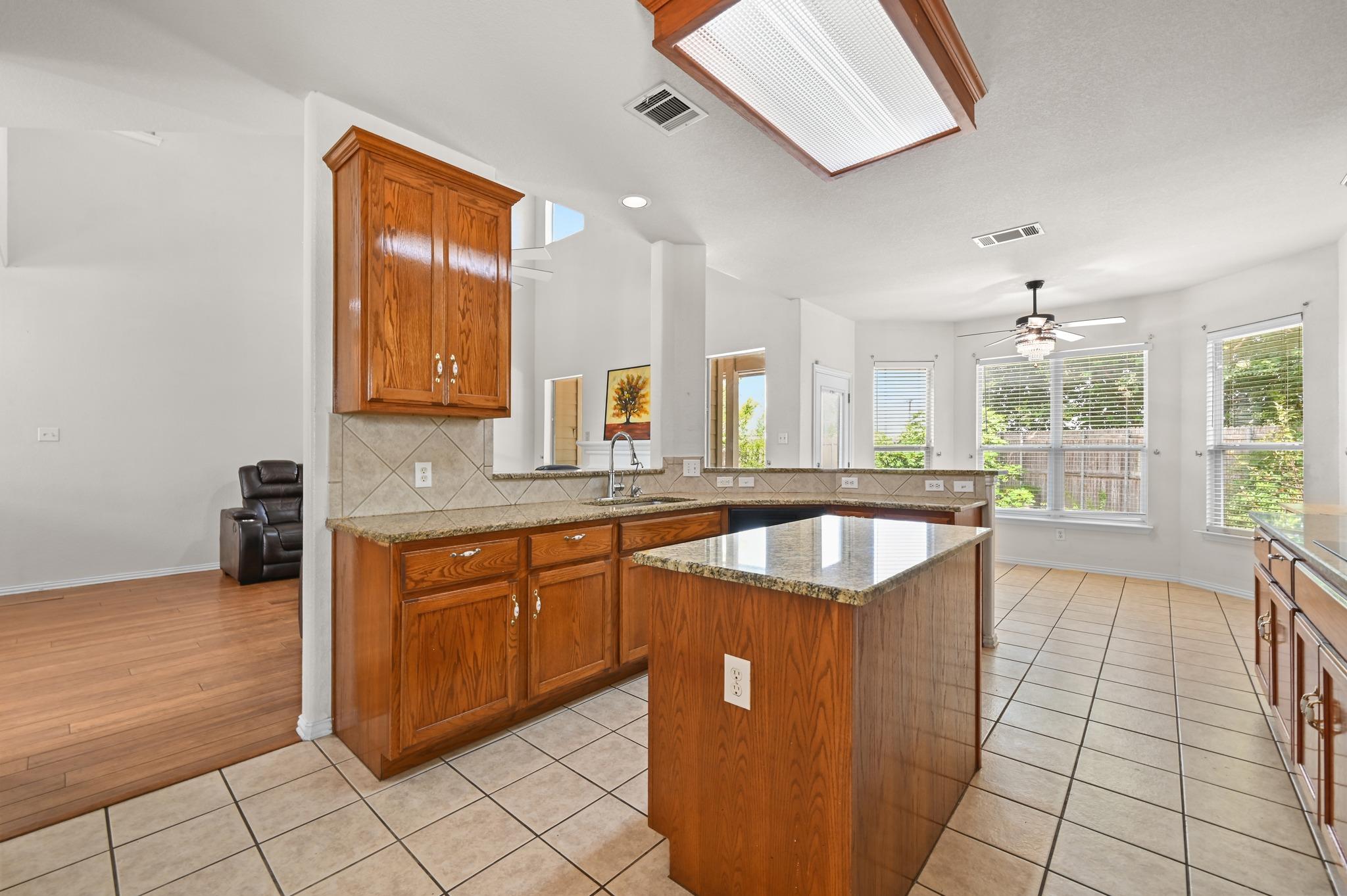 1689 Amberwood Loop Property Photo 17