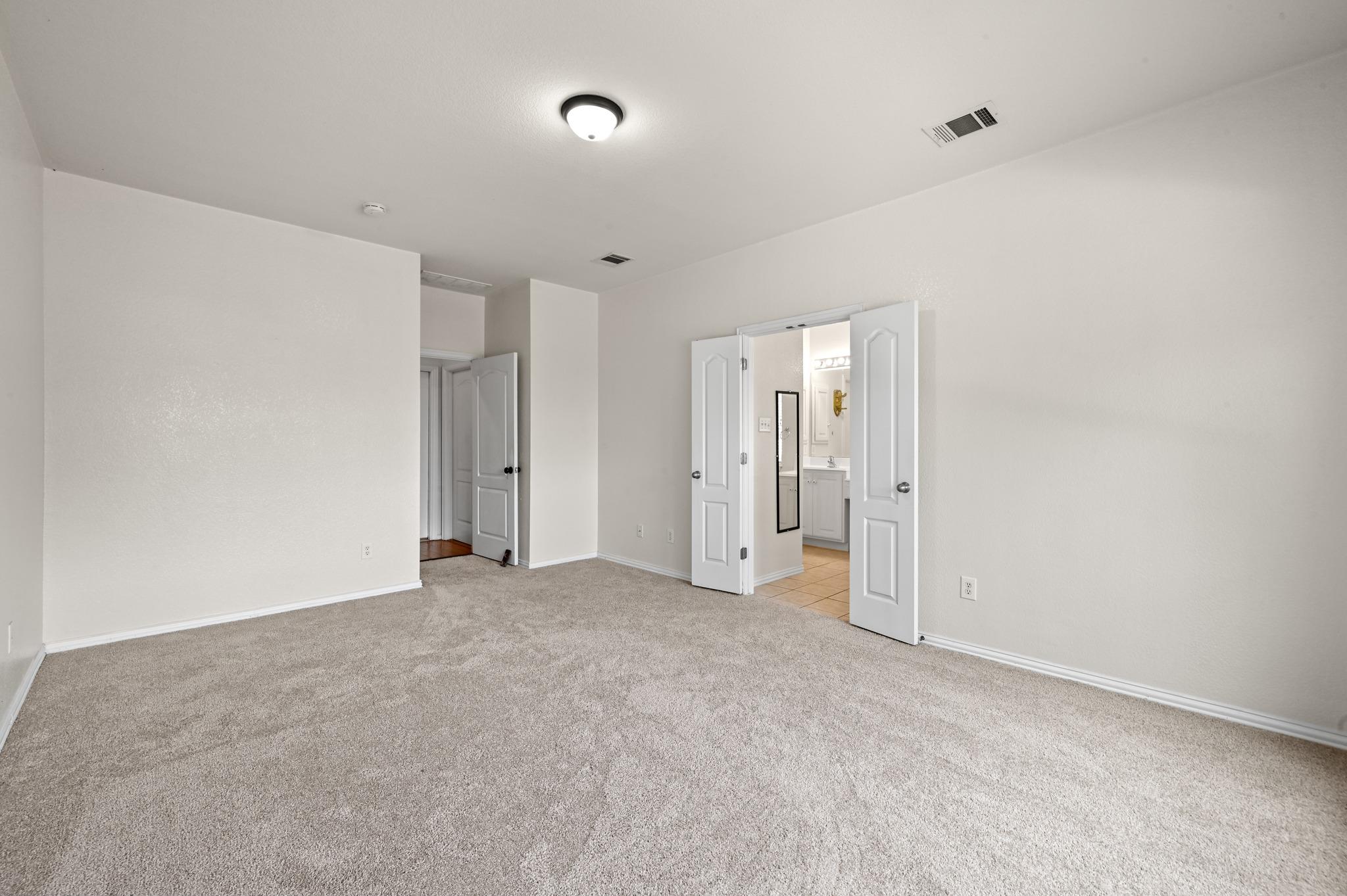 1689 Amberwood Loop Property Photo 21