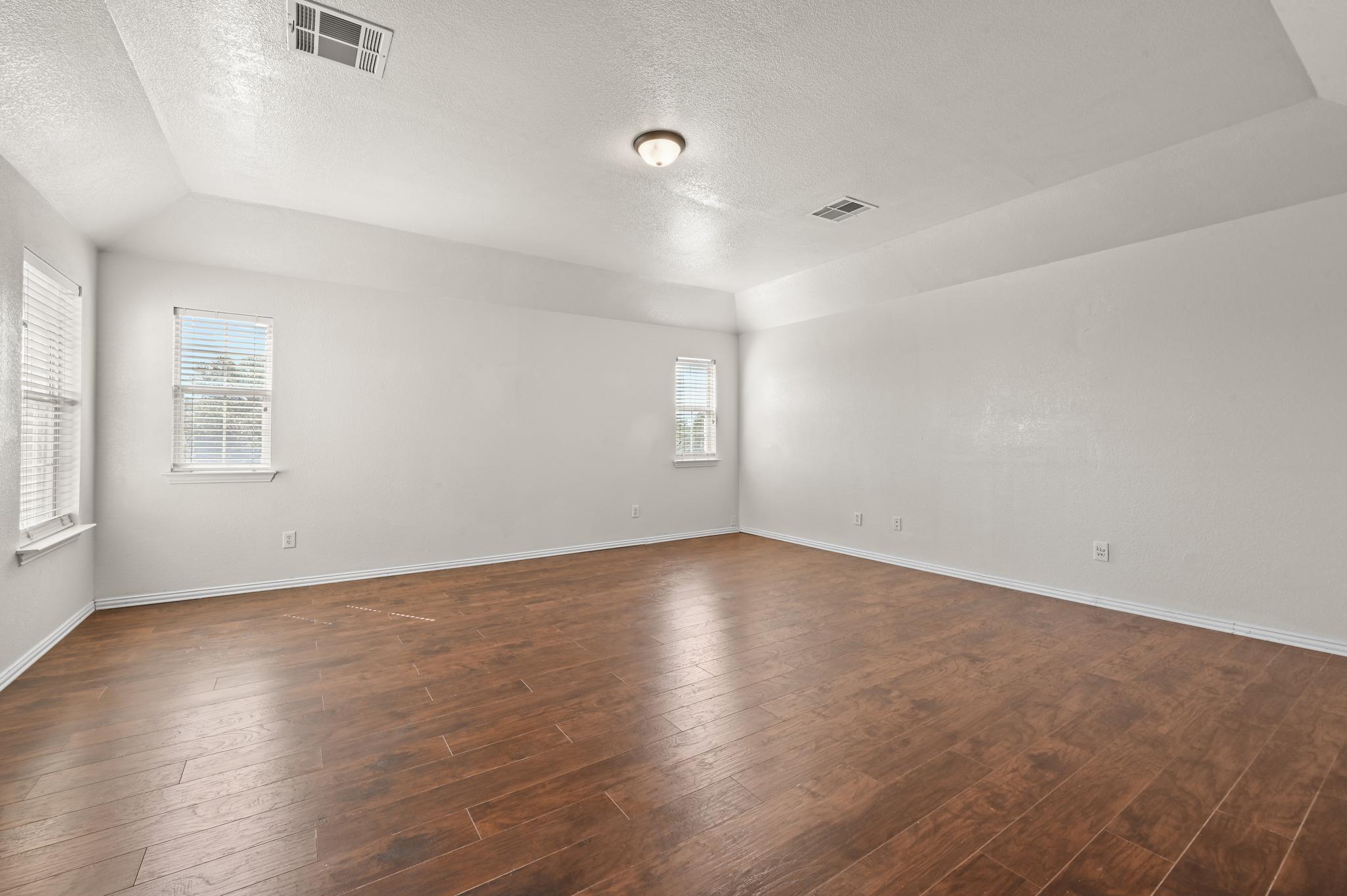 1689 Amberwood Loop Property Photo 24