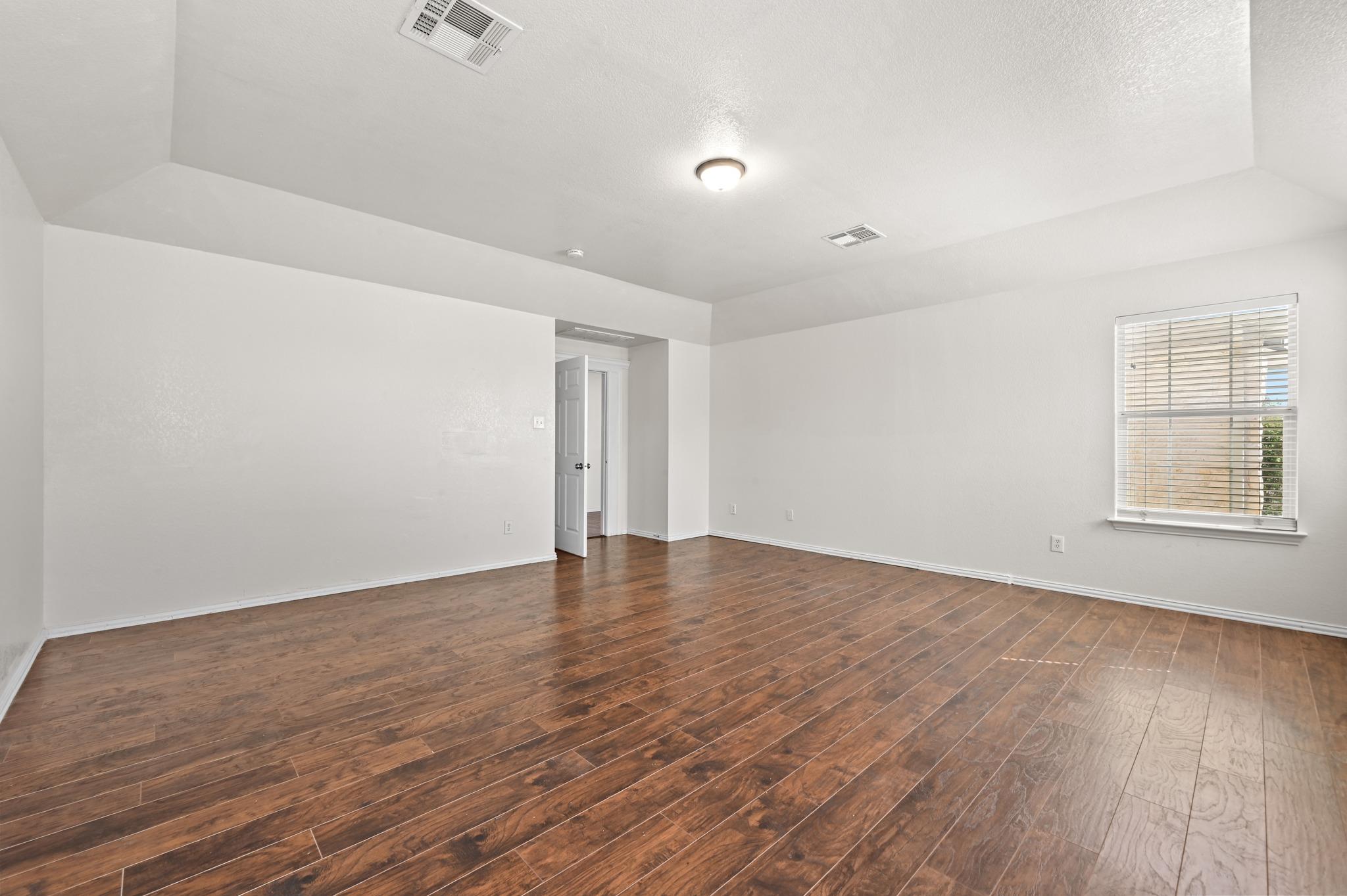 1689 Amberwood Loop Property Photo 25