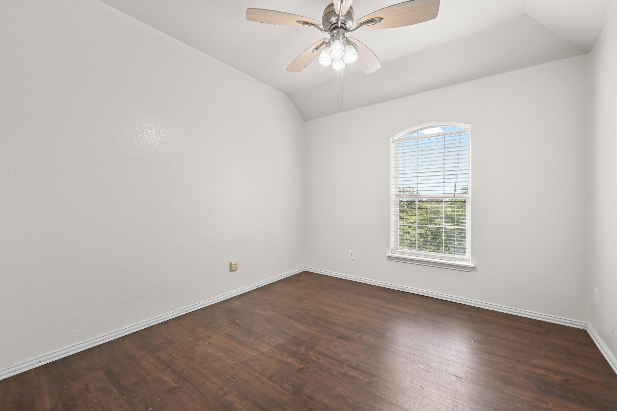 1689 Amberwood Loop Property Photo 26
