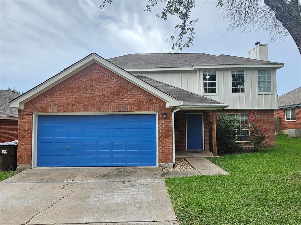1913 Stratford Dr Property Photo 1