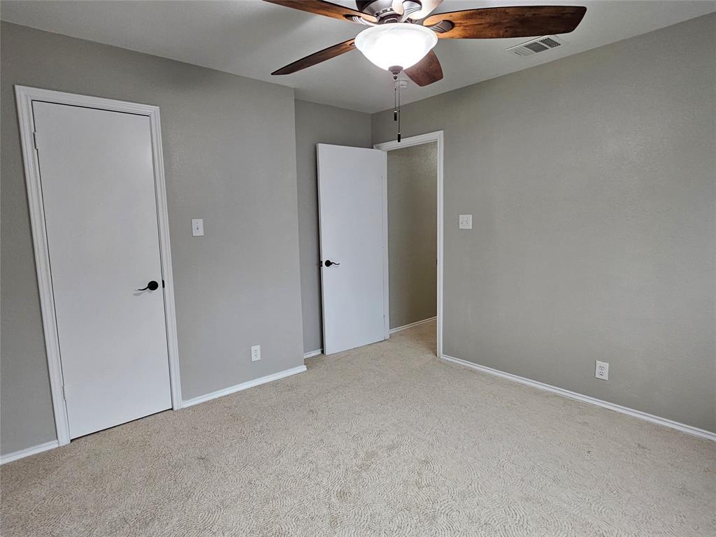 1913 Stratford Dr Property Photo 23