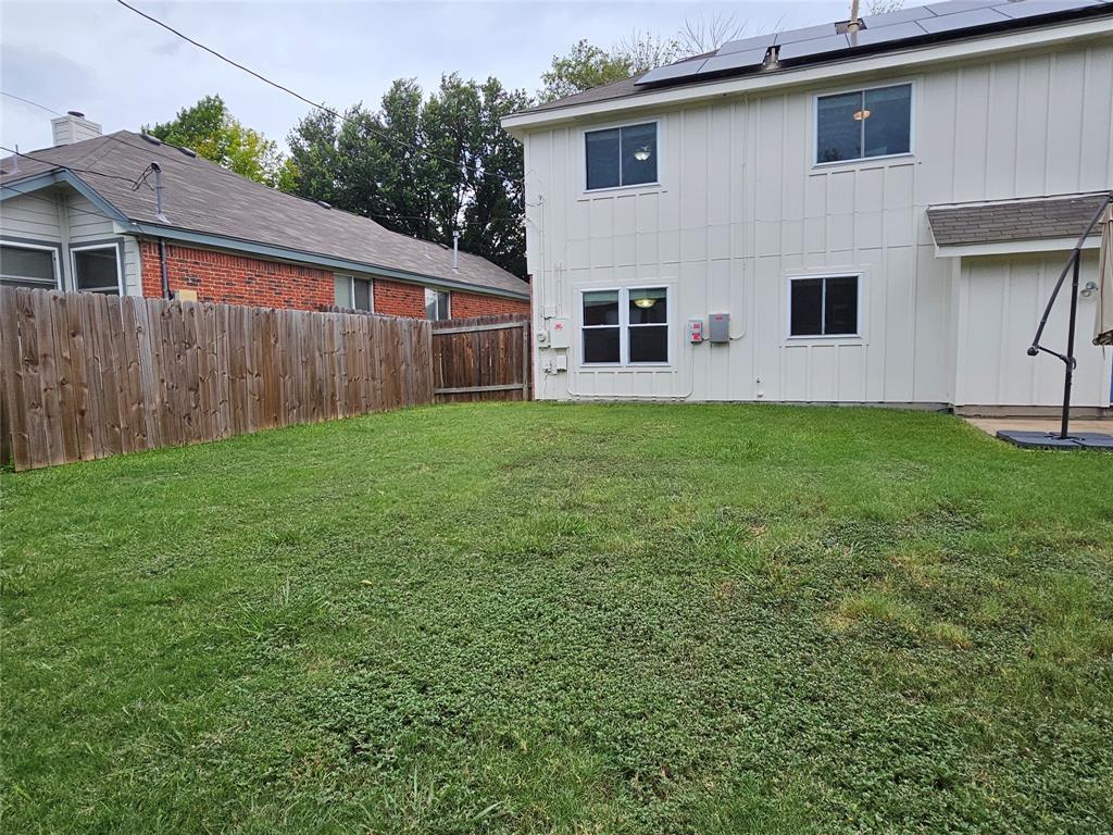 1913 Stratford Dr Property Photo 26