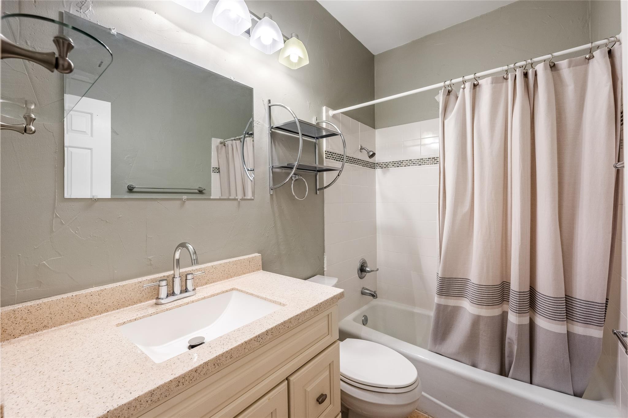 2414 Longview St #202 Property Photo 17