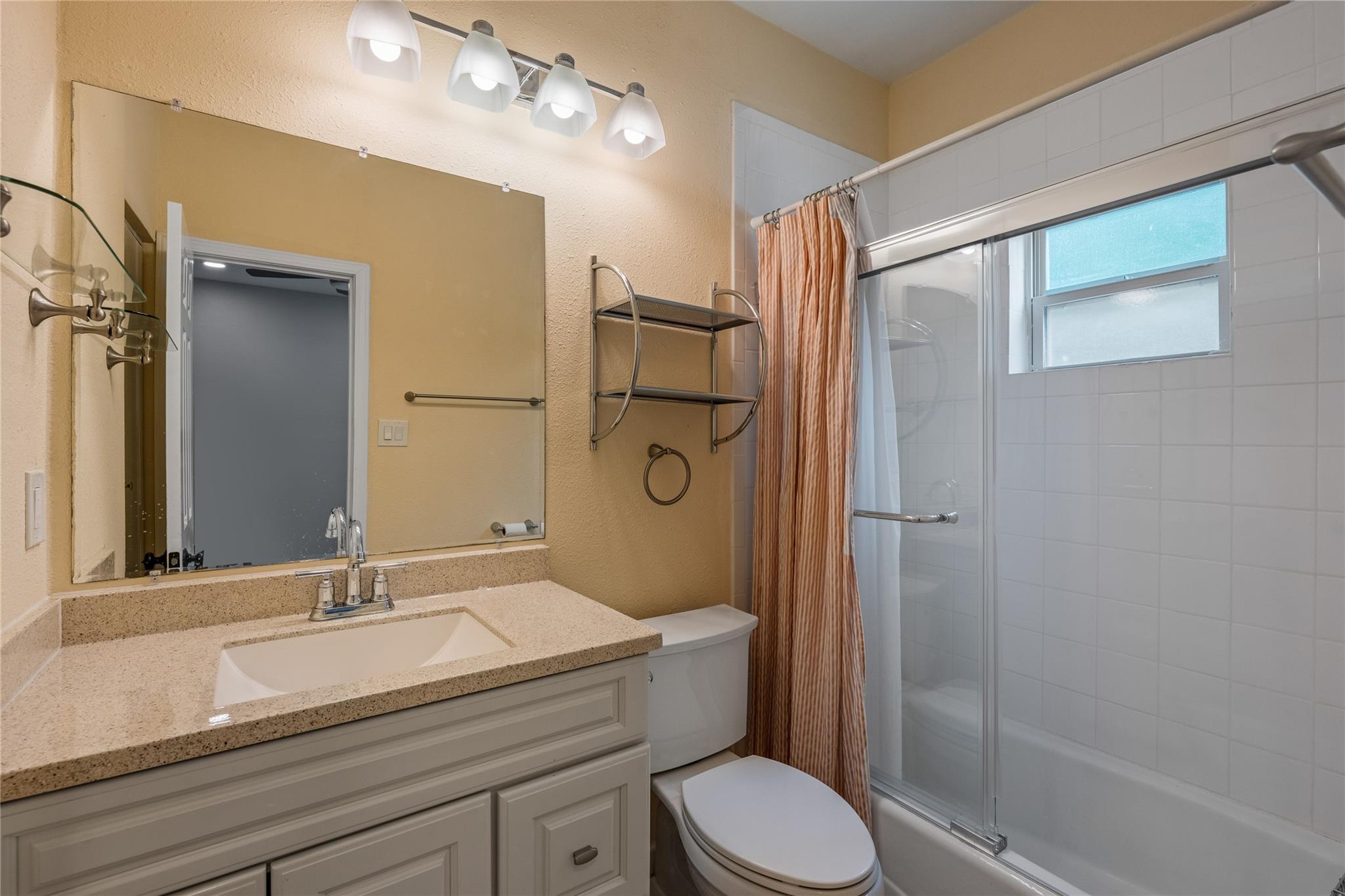 2414 Longview St #202 Property Photo 20