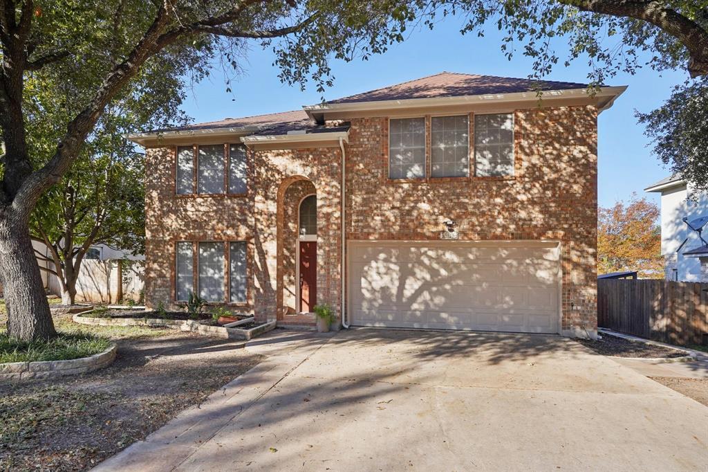 803 Woodhollow Ln Property Photo