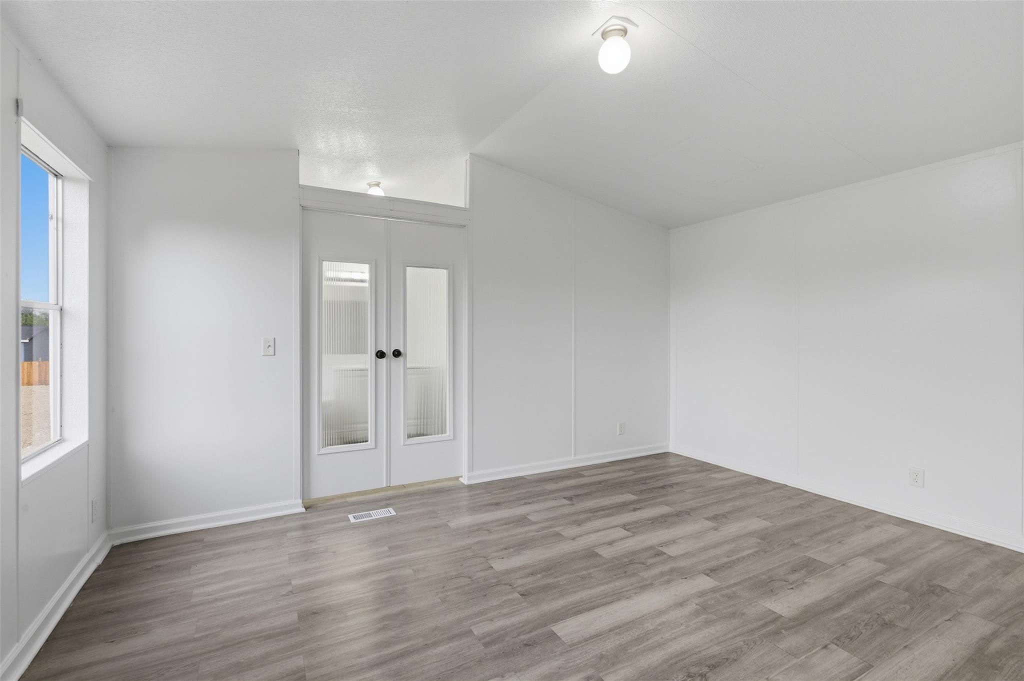 376 Rae Ln Property Photo 6