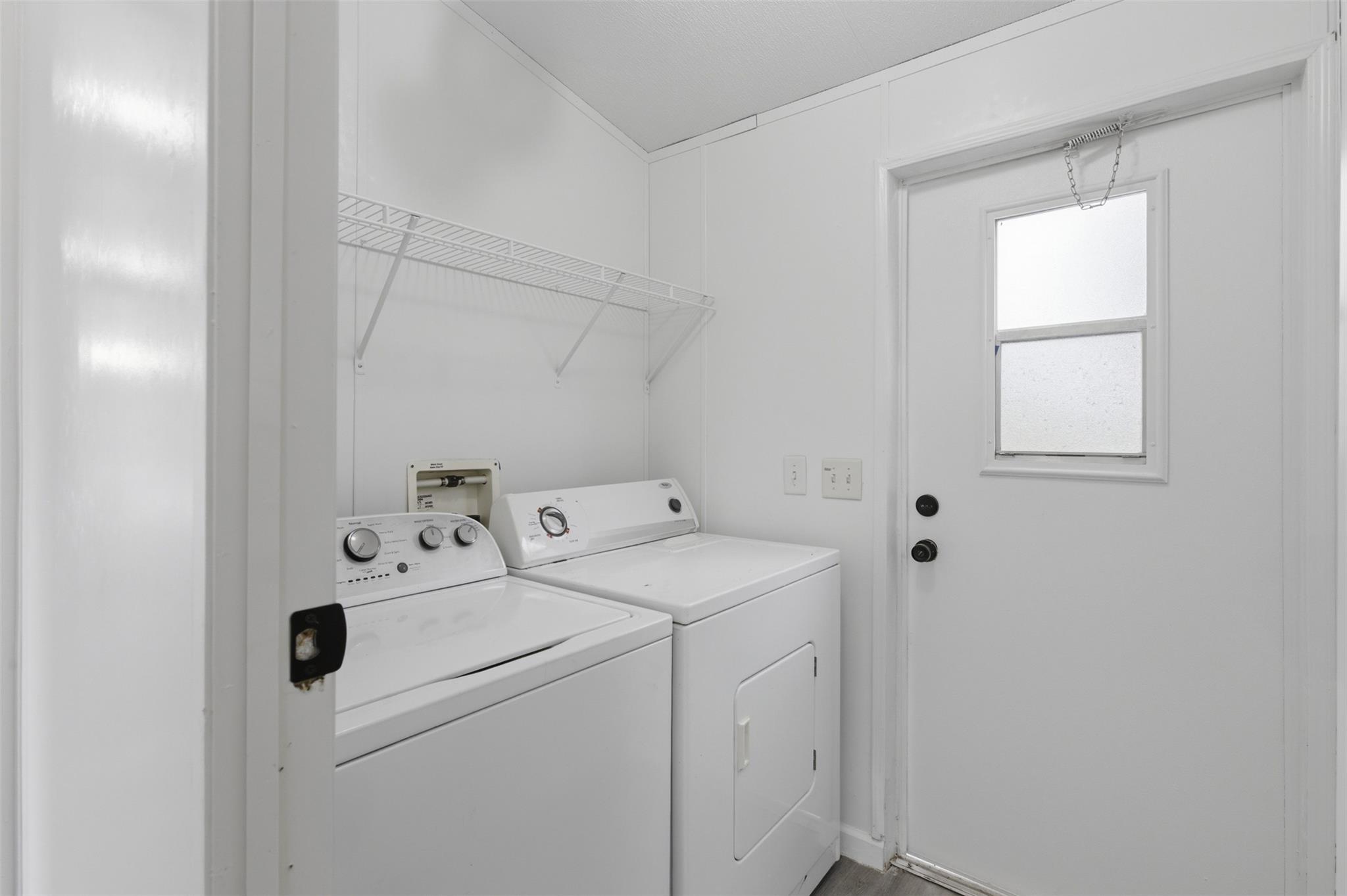 376 Rae Ln Property Photo 9