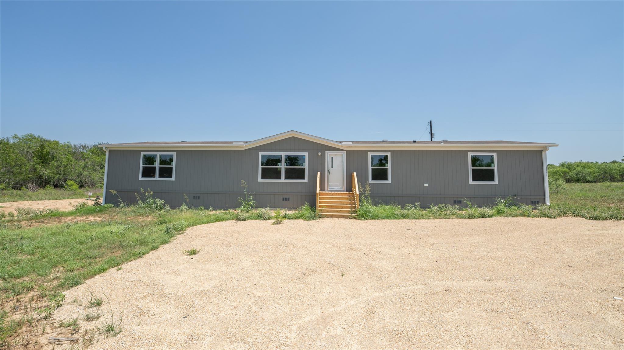 1121 Callihan Rd Property Photo 1