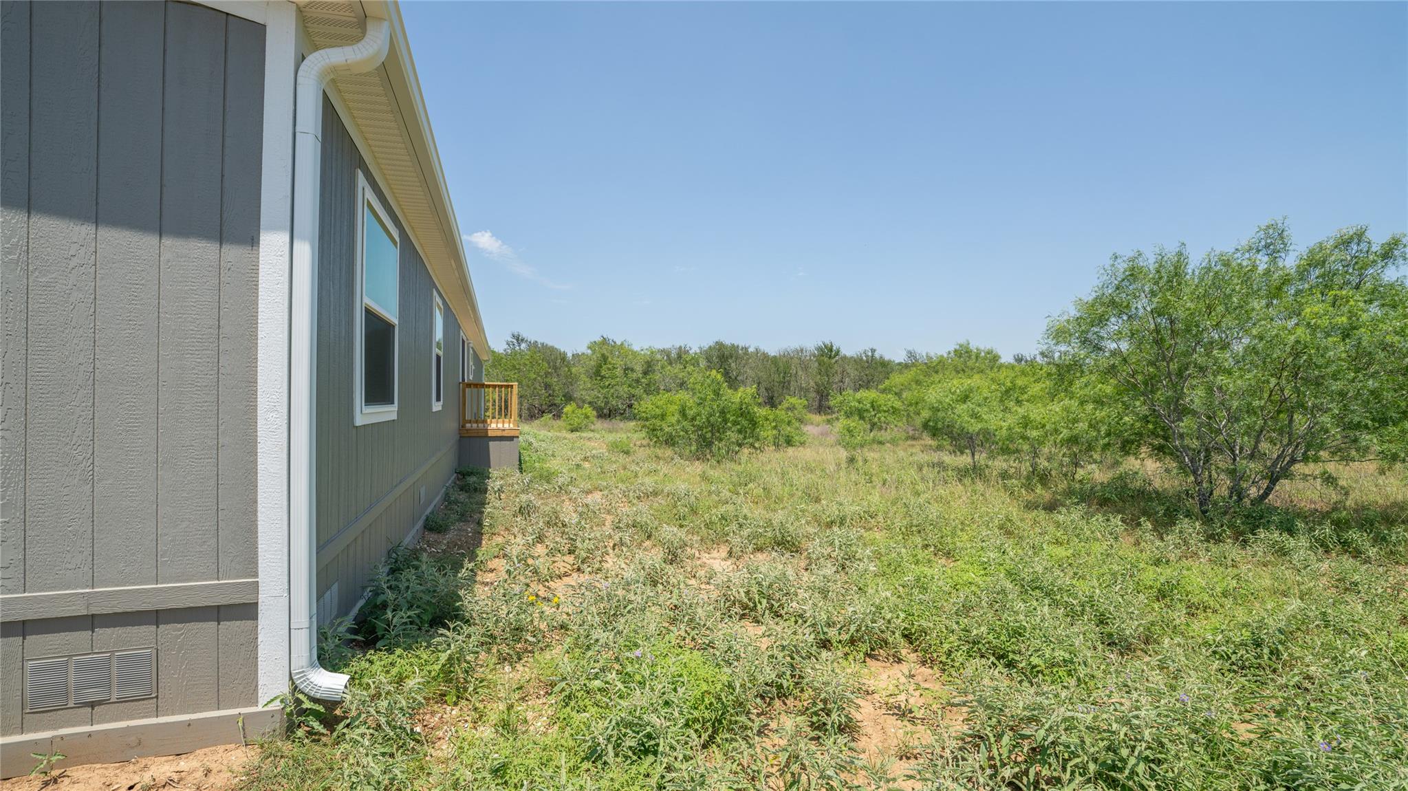 1121 Callihan Rd Property Photo 3