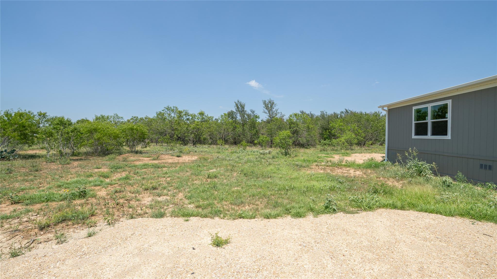 1121 Callihan Rd Property Photo 4