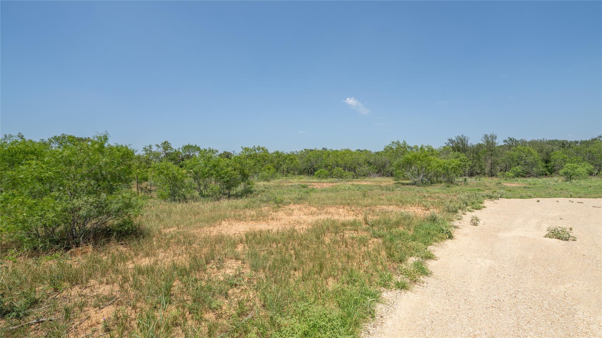 1121 Callihan Rd Property Photo 5