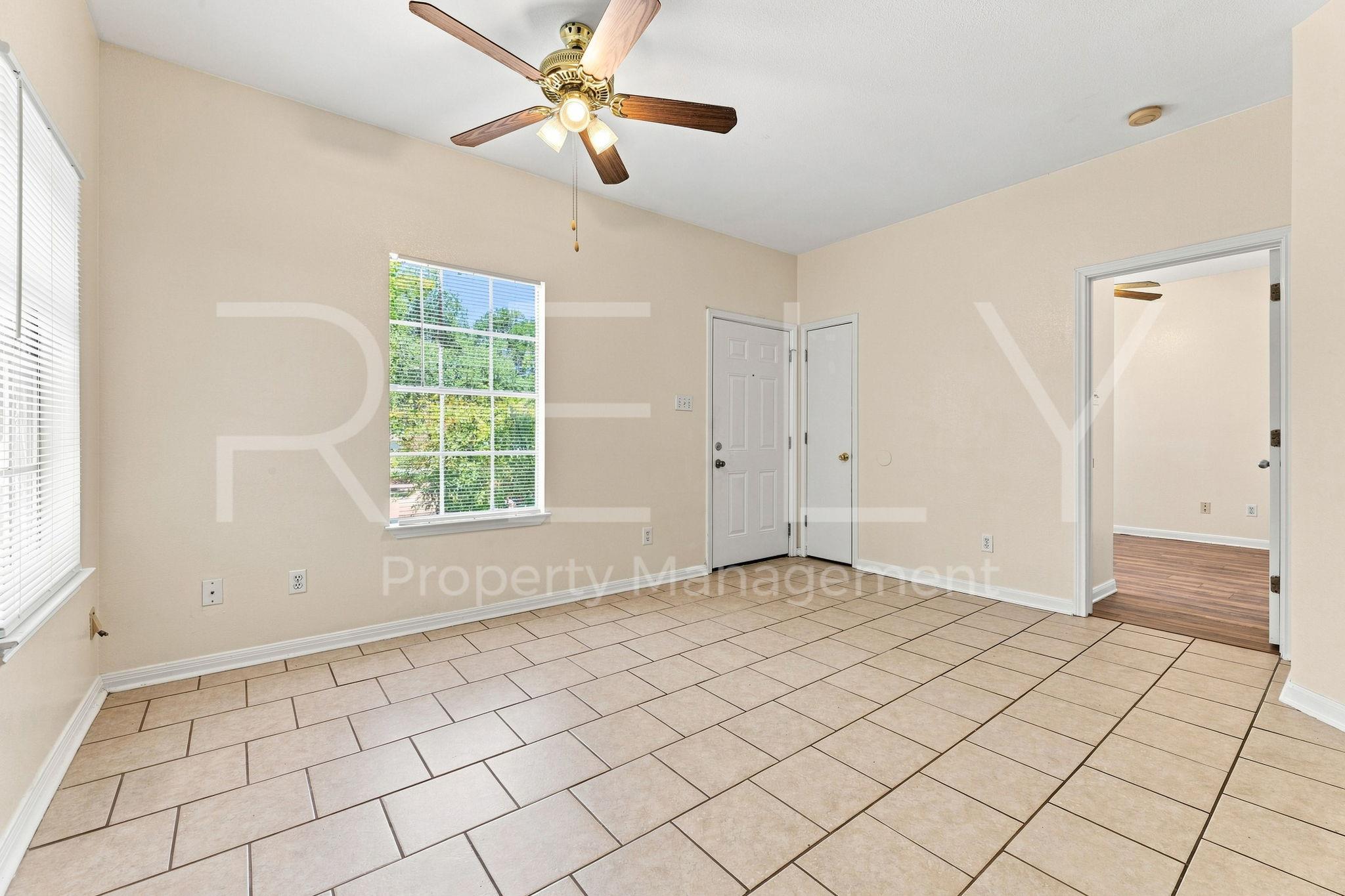 2908 Whisper Oaks Ln None #b Property Photo 9