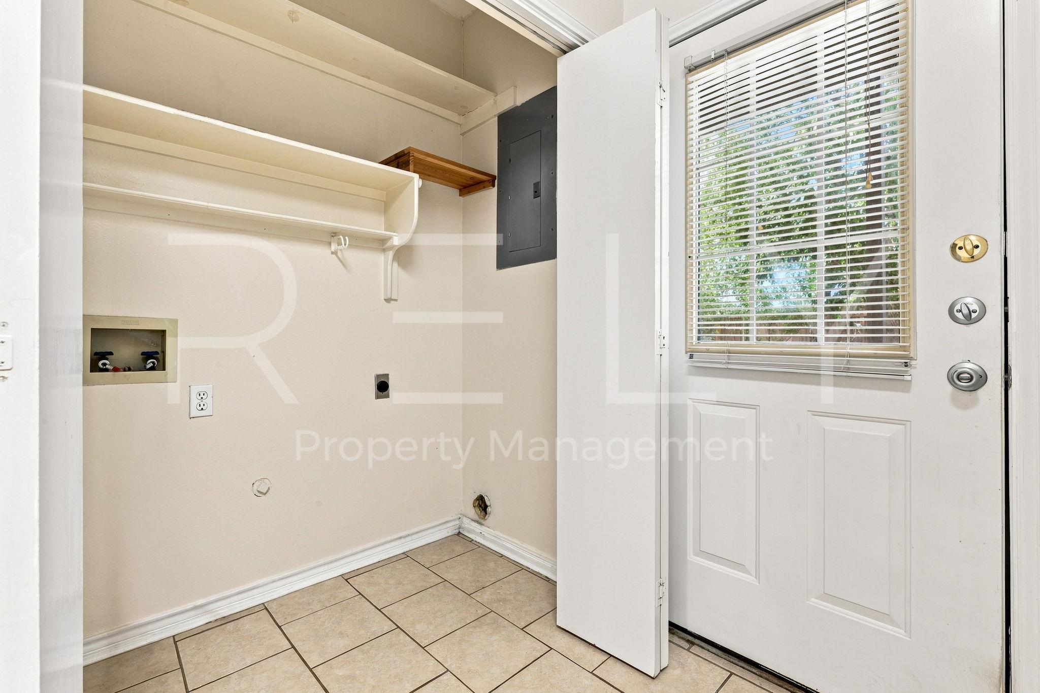 2908 Whisper Oaks Ln None #b Property Photo 19