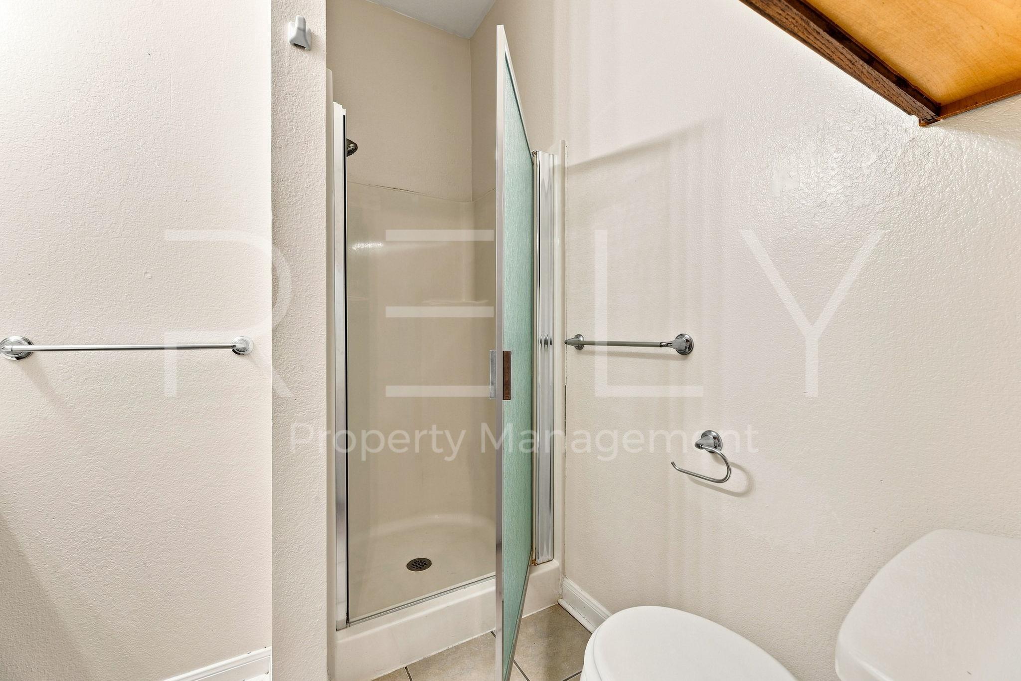 2908 Whisper Oaks Ln None #b Property Photo 23