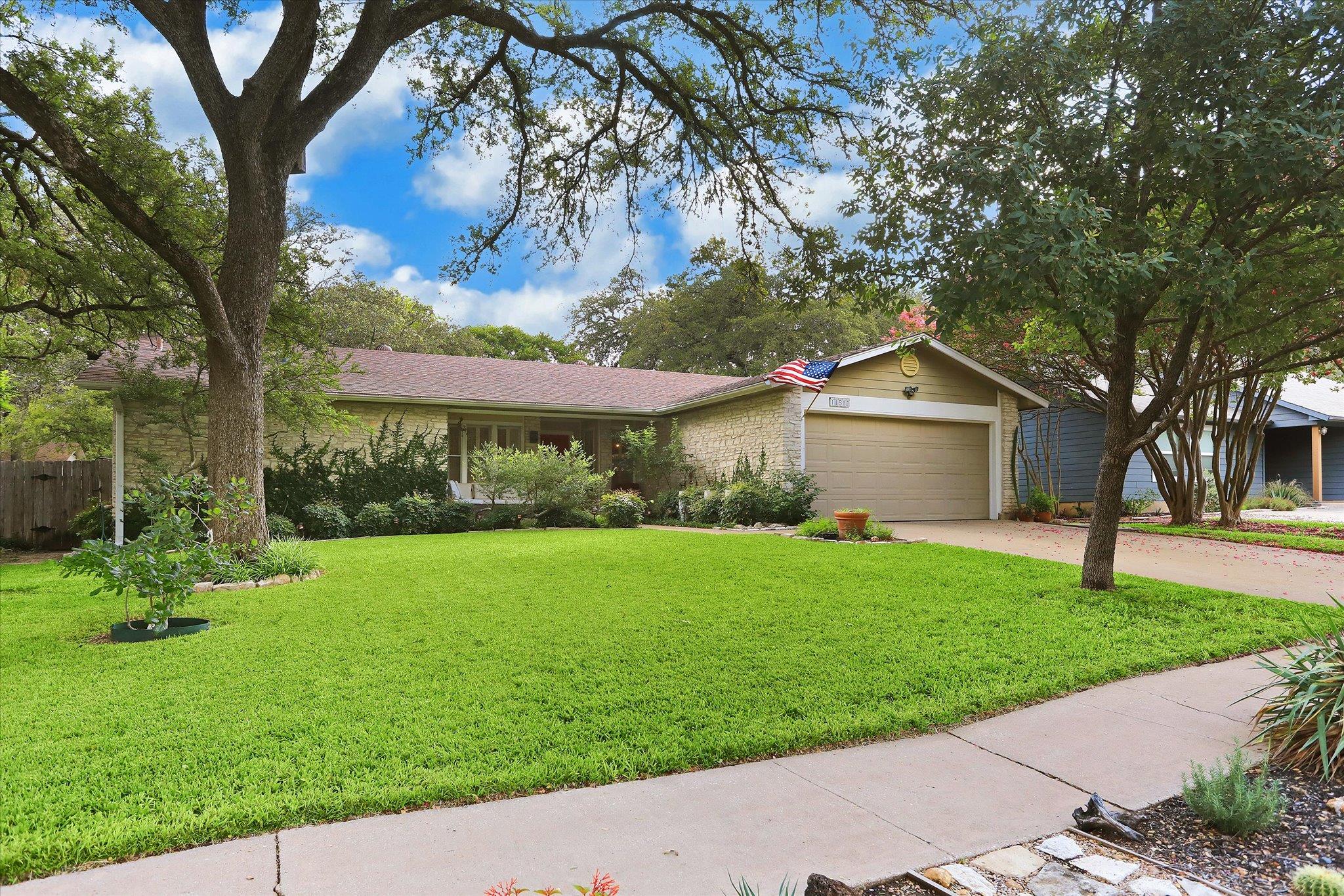 11513 Heathrow Dr Property Photo 3