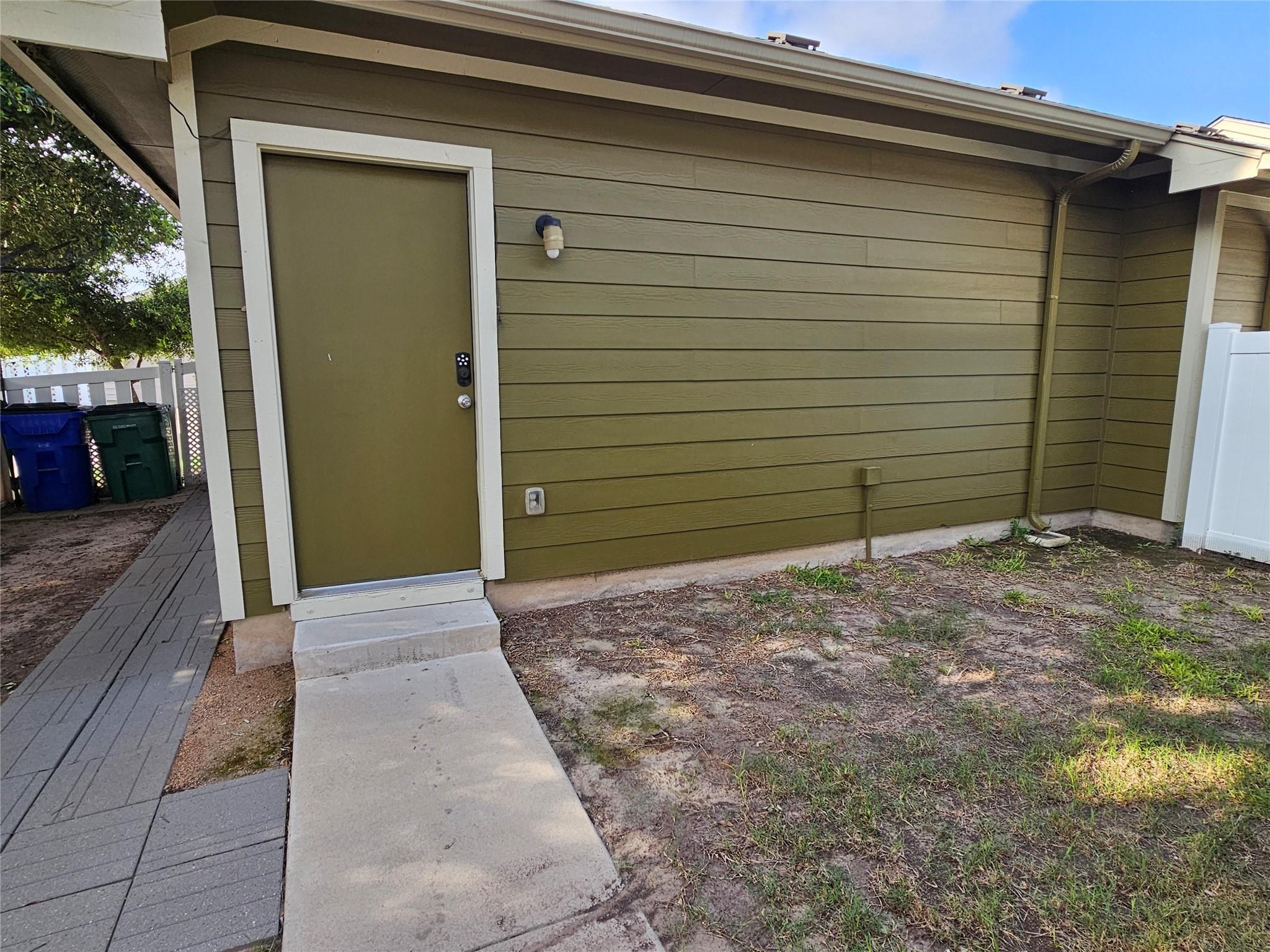 808 Lost Pines Ln Property Photo 33