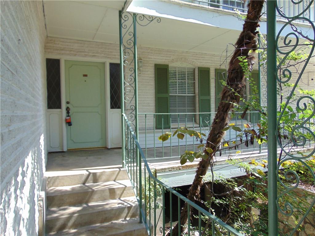 2516 Enfield Rd #101 Property Photo 3