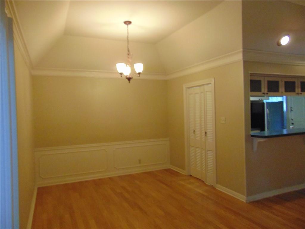 2516 Enfield Rd #101 Property Photo 5