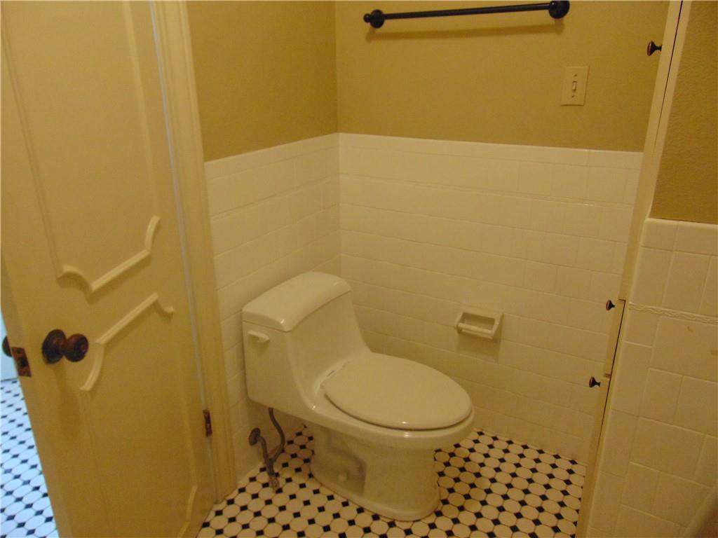 2516 Enfield Rd #101 Property Photo 18