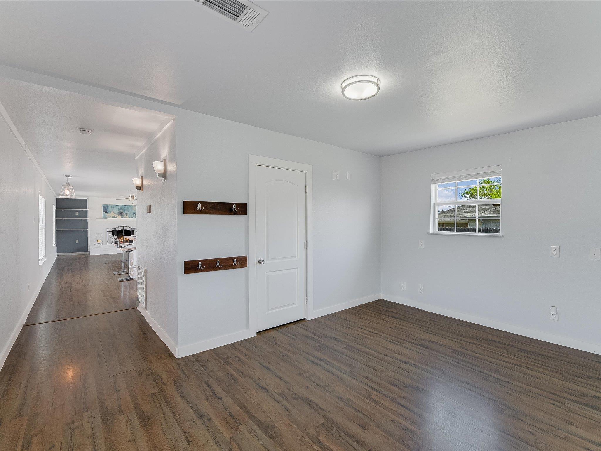 155 Travis Ln Property Photo 8