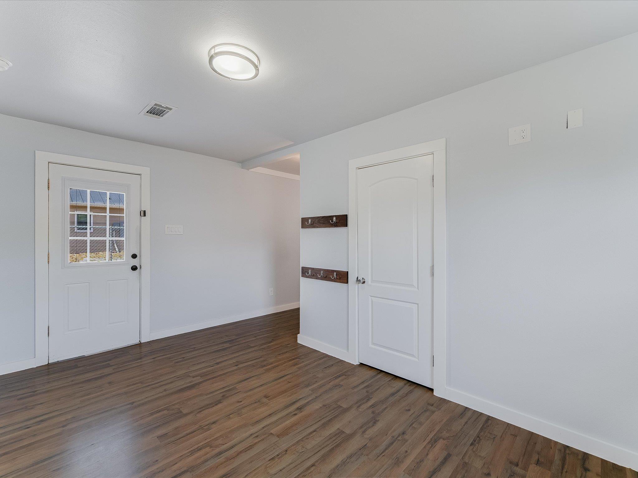 155 Travis Ln Property Photo 9