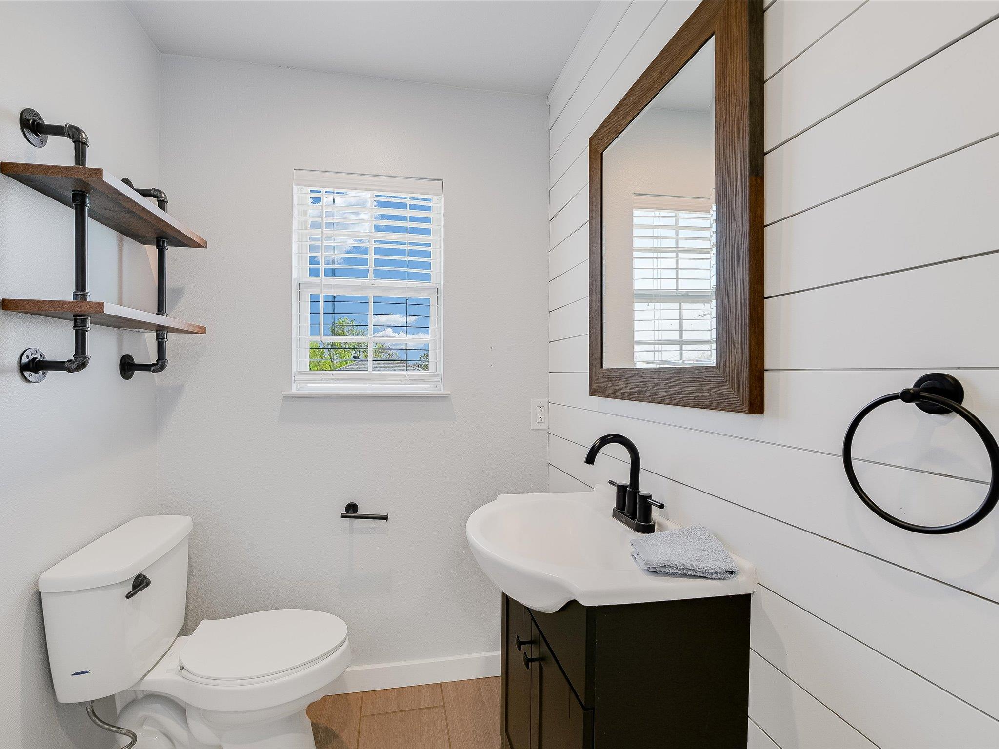 155 Travis Ln Property Photo 12