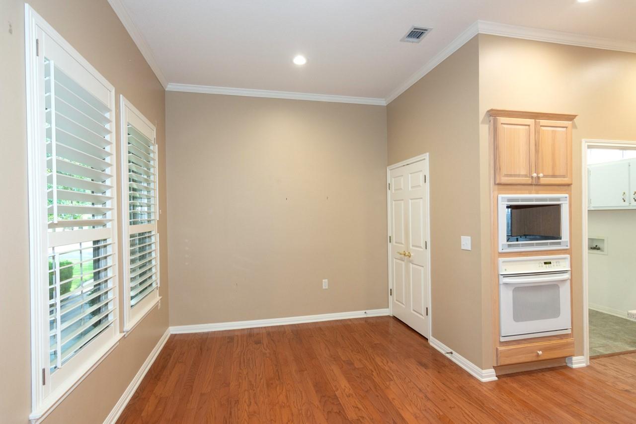 102 Harness Ln Property Photo 17